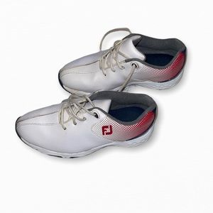 Good condition, kids size 2 gender neutral golf shoes